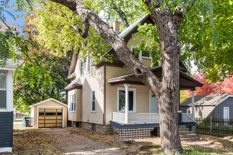 821 Dall Pl, Oshkosh, WI 54901