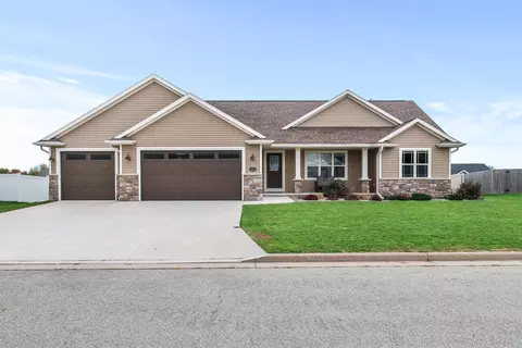 212 Gabriel Ln, Hortonville, WI 54944