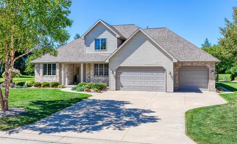 3535 Russelwood Dr, Appleton, WI 54913