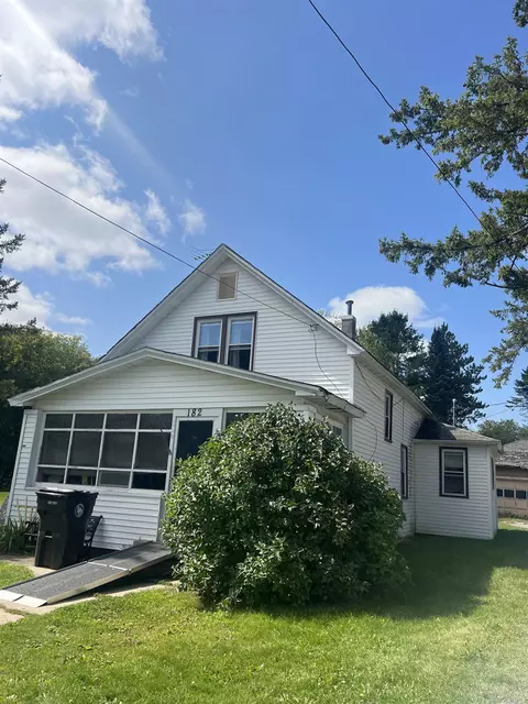 182 N Frenchtown Rd, Daggett, MI 49821