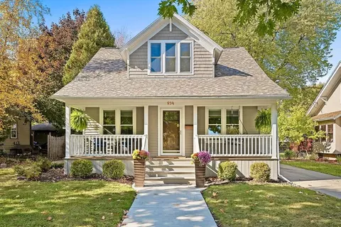 934 S Clay St, Green Bay, WI 54301