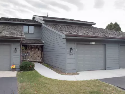1826 Lake Largo Dr, Green Bay, WI 54311