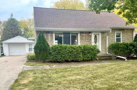 496 Collette Ave, Green Bay, WI 54304