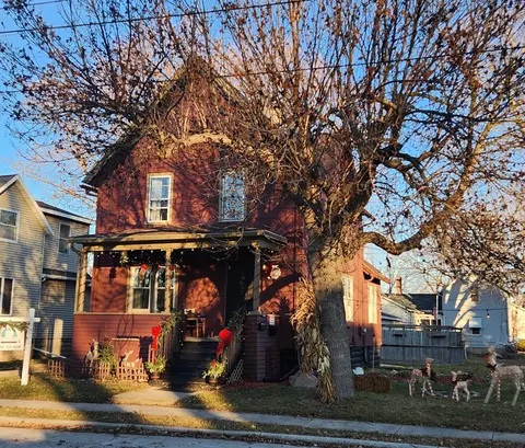 21 N Hickory St, Fond Du Lac, WI 54935
