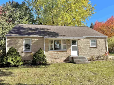 1014 S Lincoln St, Shawano, WI 54166