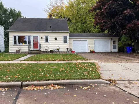 113 W 14th St, Kaukauna, WI 54130