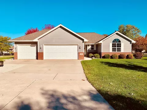 3373 Heaven Dr, Green Bay, WI 54311