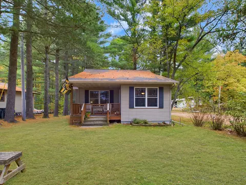 n1214 Akron Road, Waupaca, WI 54981