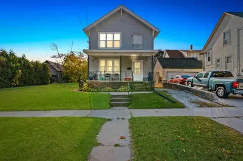 1013 Columbus St, Manitowoc, WI 54220