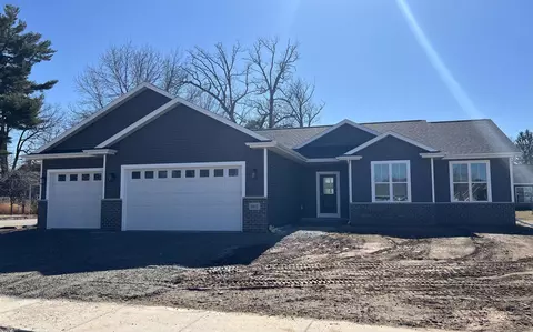 602 W 4th St, Shawano, WI 54166