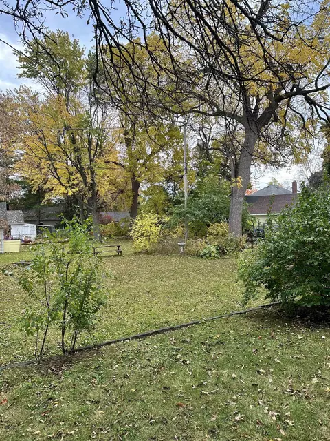 218 N Lawe St, Appleton, WI 54911 photo 4