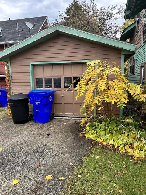 218 N Lawe St, Appleton, WI 54911 photo 3