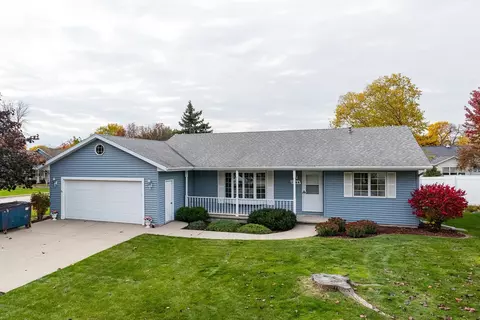 1244 Deerfield Ave, Menasha, WI 54952