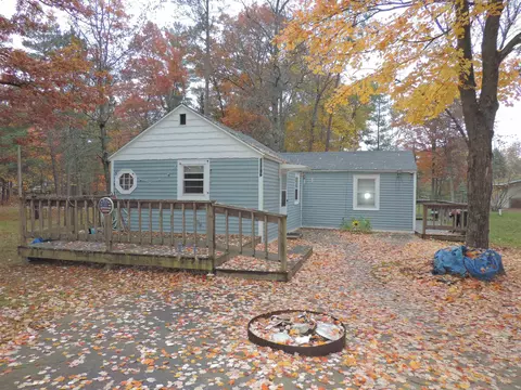 11796 Tracey Ln, Crivitz, WI 54114