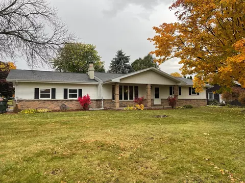 929 Woodside Dr, Seymour, WI 54165