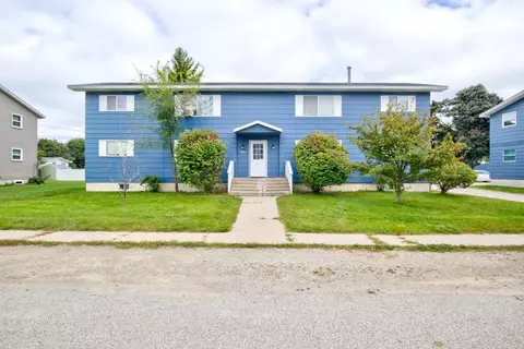 2020 16th St, Menominee, MI 49858