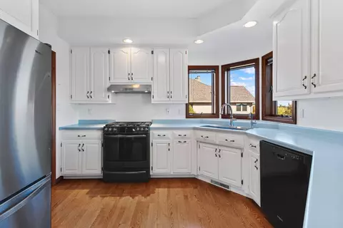 1041 Crestview Dr, Wrightstown, WI 54180 photo 6