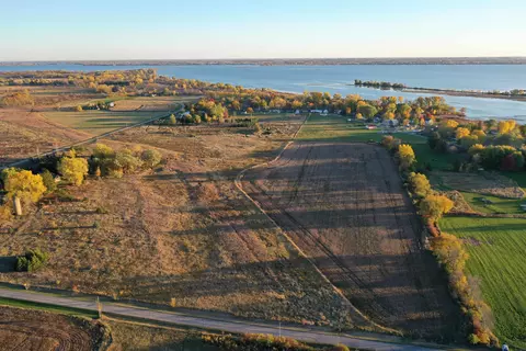 Kiesow Road, Larsen, WI 54947