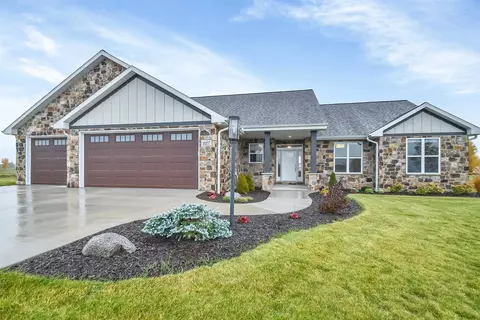 227 Kerrigan Dr, Wrightstown, WI 54180