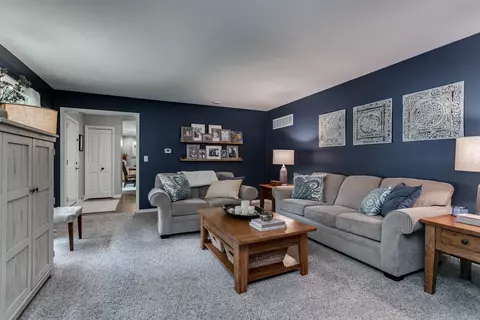 2716 N Beechwood Ct, Appleton, WI 54911 photo 3