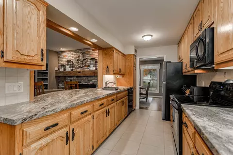 2716 N Beechwood Ct, Appleton, WI 54911 photo 10