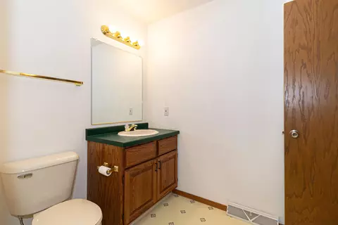 1715 E Midway Rd #D-2, Appleton, WI 54915 photo 9