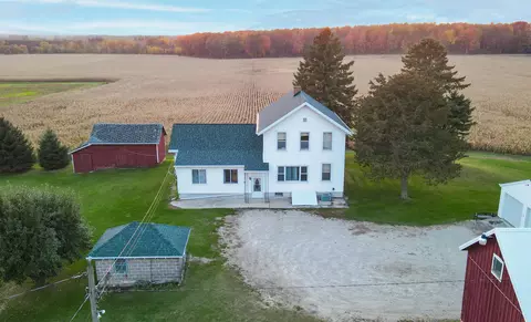 e8770 Steinberg Lane, New London, WI 54961
