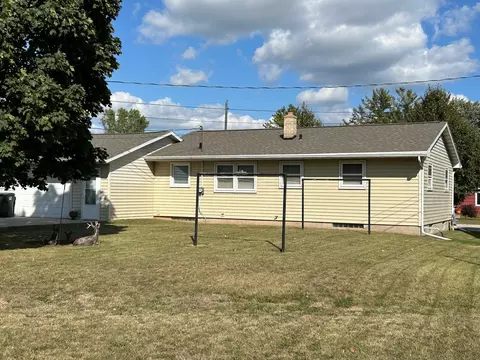 1504 Perry St, Algoma, WI 54201 photo 2