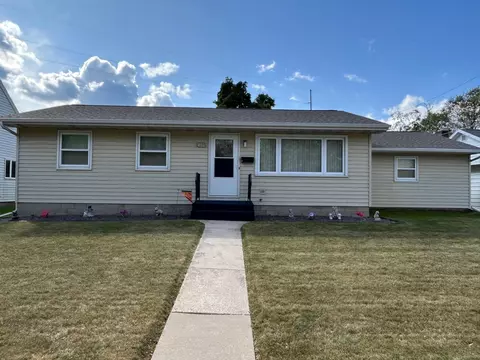1504 Perry St, Algoma, WI 54201