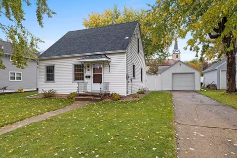 407 Wilson St, Little Chute, WI 54140