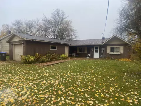 n5677 North Smalley Street, Shawano, WI 54166