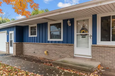 1028 W Weiland Ave, Appleton, WI 54914 photo 3