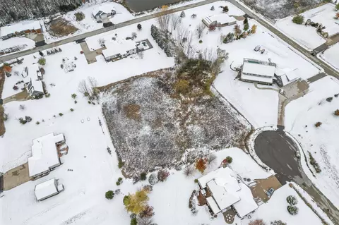 champagne court, Appleton, WI 54913 photo 5