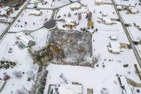 champagne court, Appleton, WI 54913 photo 9