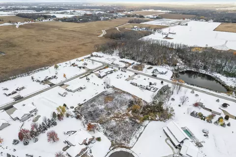 champagne court, Appleton, WI 54913 photo 6