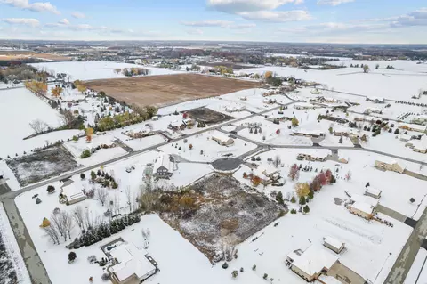 champagne court, Appleton, WI 54913 photo 7
