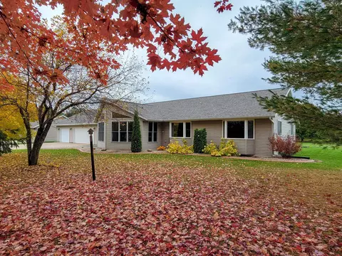 e7836 Cut-off Road, New London, WI 54961