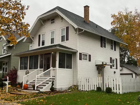18 Howard Ave, Fond Du Lac, WI 54935