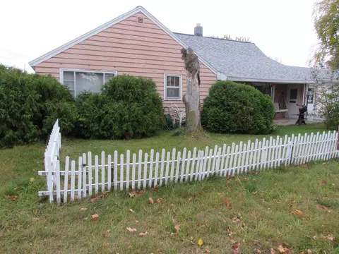 2420 15th Ave, Menominee, MI 49858