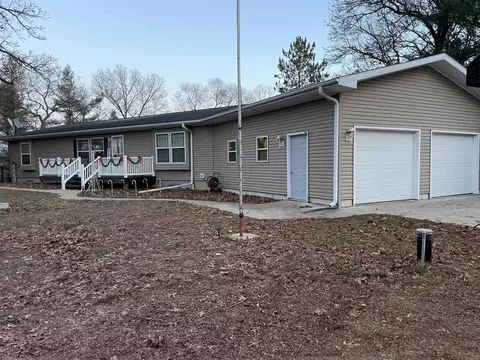 W7022 N Oakwood Circle Drive, Neshkoro, WI 54960