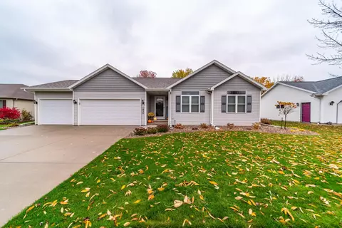 1850 Basswood Ln, Little Chute, WI 54140