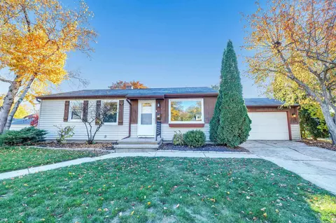 217 Oak St, Green Bay, WI 54303
