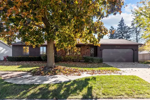 213 W Lindbergh St, Appleton, WI 54911