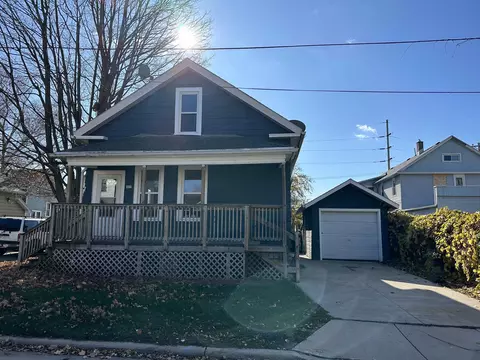 407 Marston Pl, Oshkosh, WI 54901