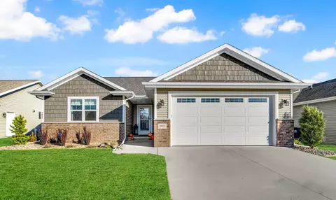 2680 Cavalry Ln, Neenah, WI 54956