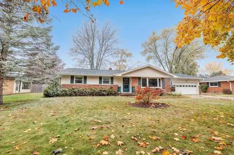228 S Clay St, De Pere, WI 54115