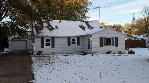 221 Wright Ave, Neenah, WI 54956