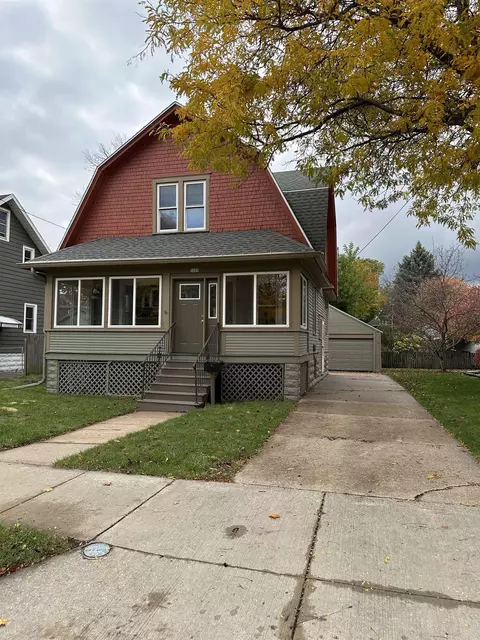1225 Spruce St, Oshkosh, WI 54901