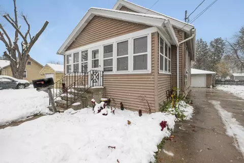 512 6th St, Menasha, WI 54952