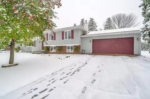 756 Kensington Rd, Neenah, WI 54956